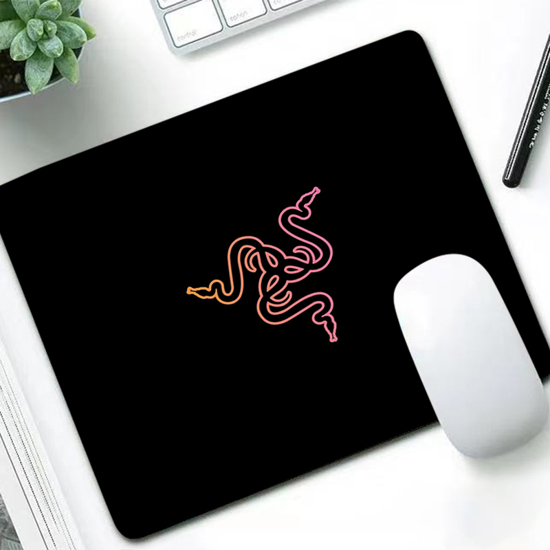 Razer Luxury Mouse Pad Anime G - đánh giá và giá Gaming Keyboard Noise